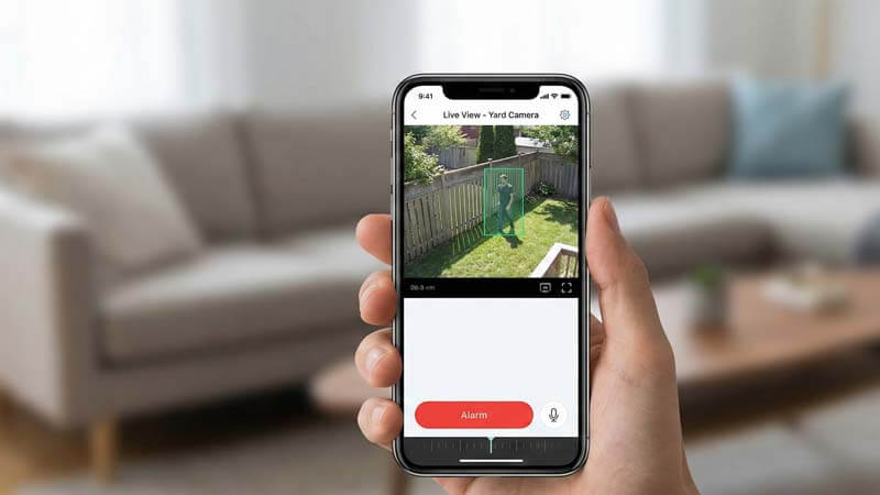 интерфейс приложения умного дома на смартфоне с детекцией человека в кадре