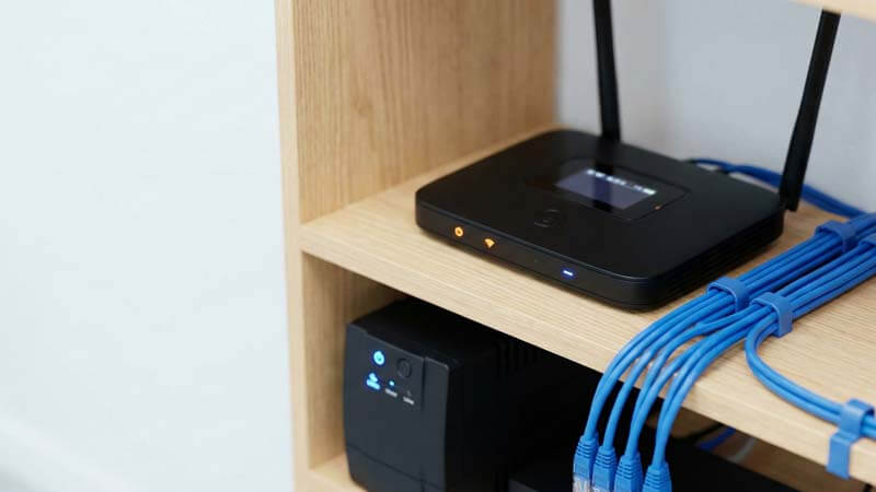 комплект оборудования для интернета на даче 4g роутер ибп и кабели